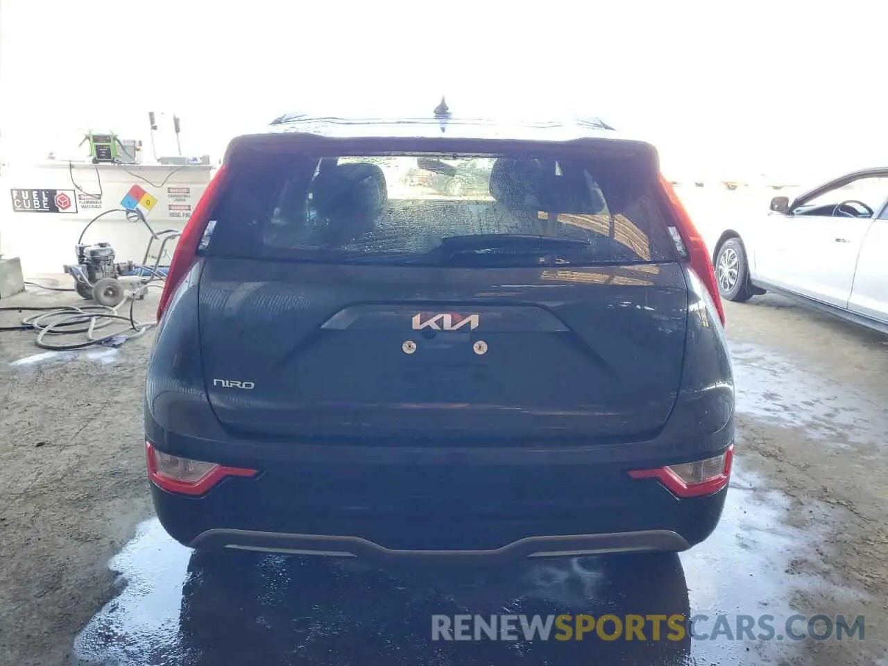 6 fotografías del automóvil dañado KNDCR3L16P5027354 KIA NIRO WIND 2023