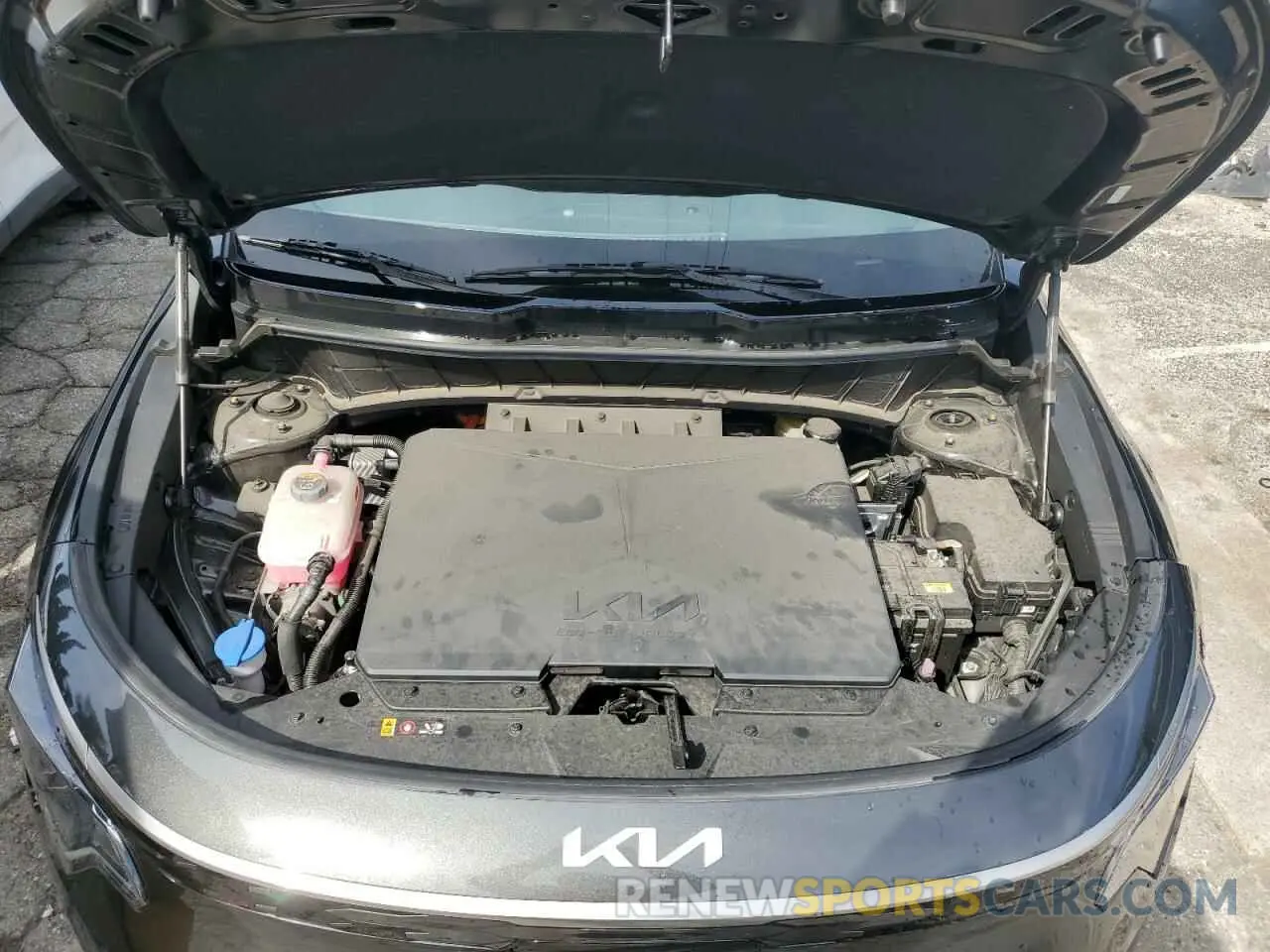 11 fotografías del automóvil dañado KNDCR3L16P5045630 KIA NIRO WIND 2023