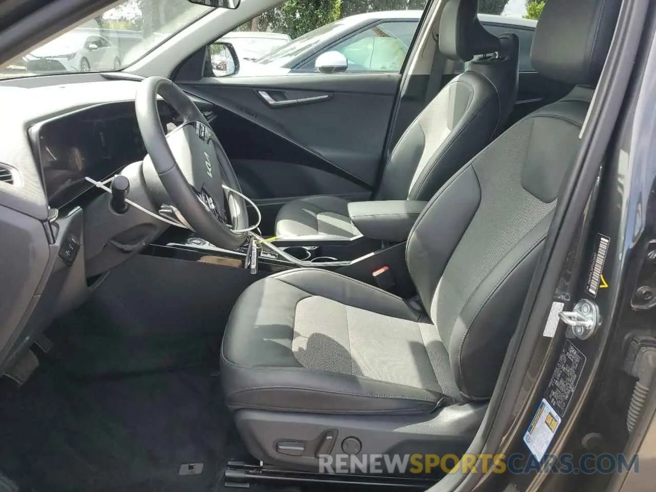 7 fotografías del automóvil dañado KNDCR3L16P5045630 KIA NIRO WIND 2023