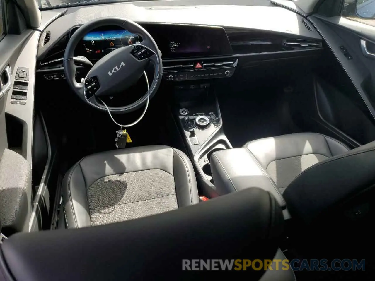 8 fotografías del automóvil dañado KNDCR3L16P5045630 KIA NIRO WIND 2023