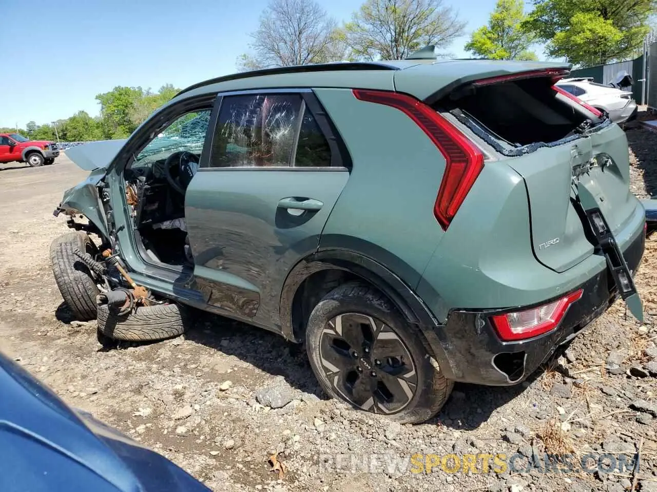 2 fotografías del automóvil dañado KNDCR3L16P5073833 KIA NIRO WIND 2023