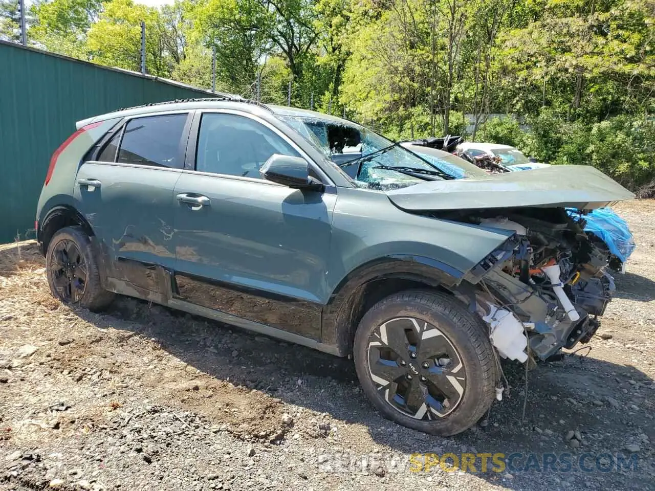 4 fotografías del automóvil dañado KNDCR3L16P5073833 KIA NIRO WIND 2023
