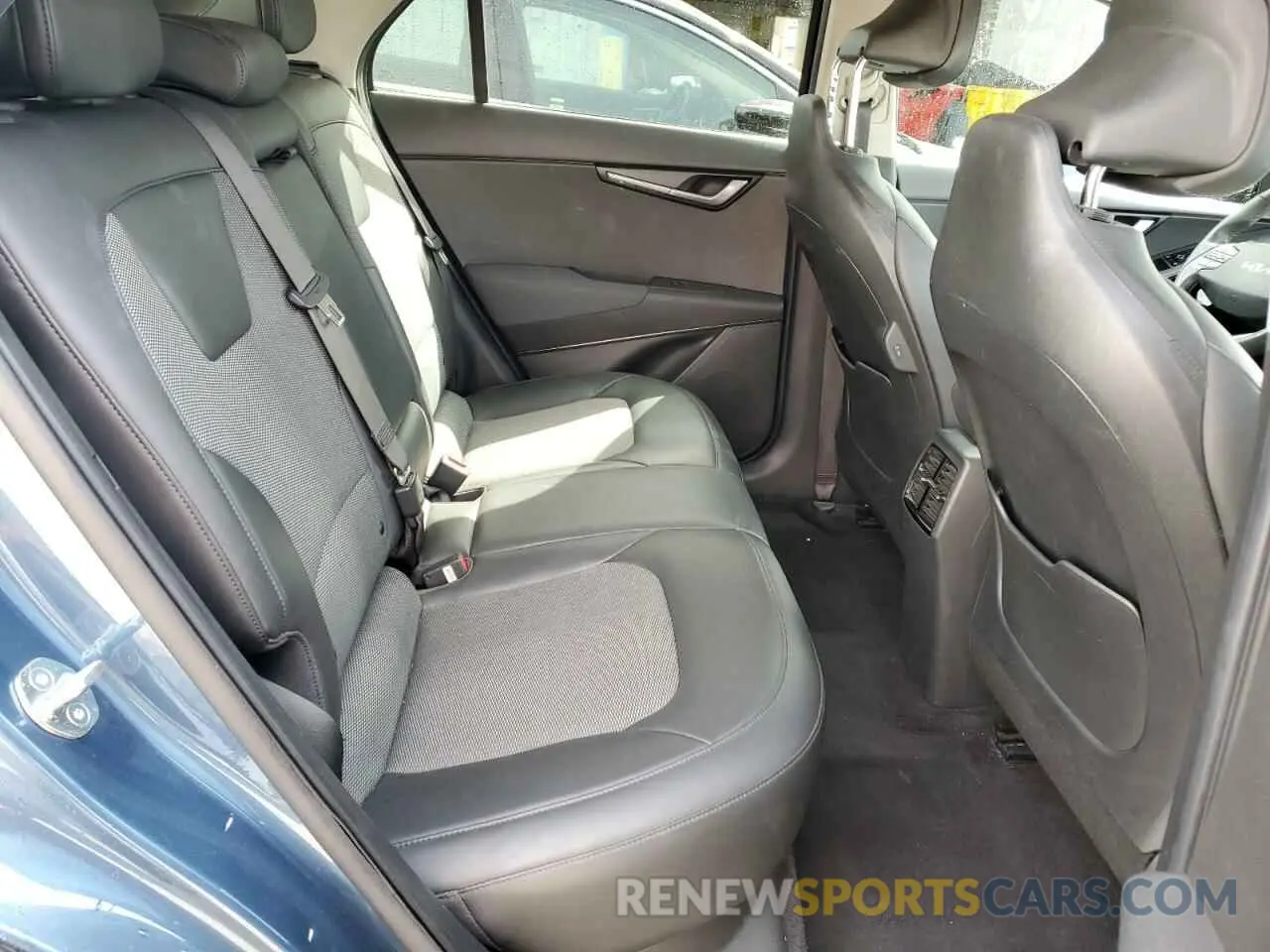 10 fotografías del automóvil dañado KNDCR3L17P5024740 KIA NIRO WIND 2023