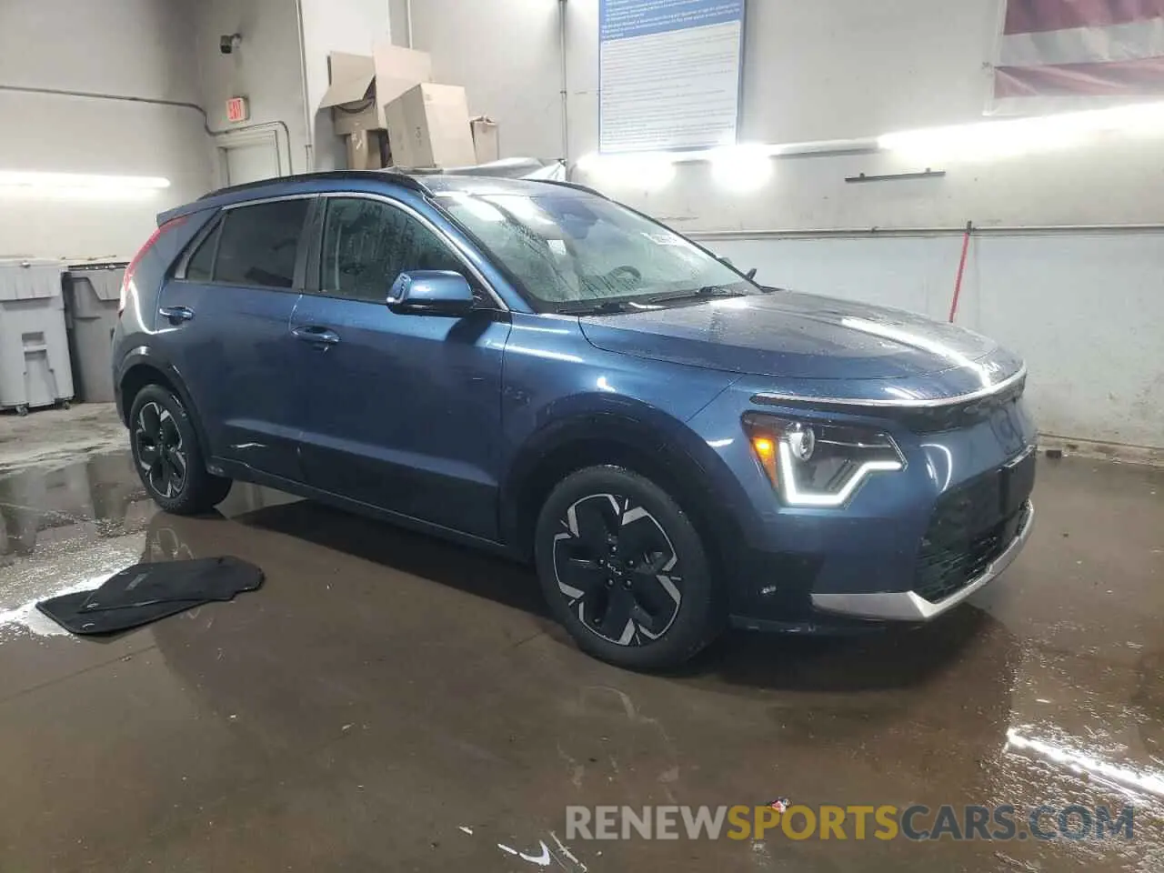 4 fotografías del automóvil dañado KNDCR3L17P5072447 KIA NIRO WIND 2023