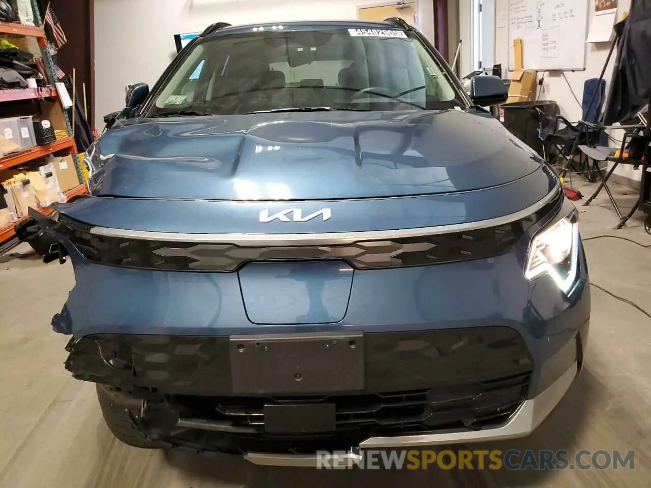 5 fotografías del automóvil dañado KNDCR3L18P5024861 KIA NIRO WIND 2023