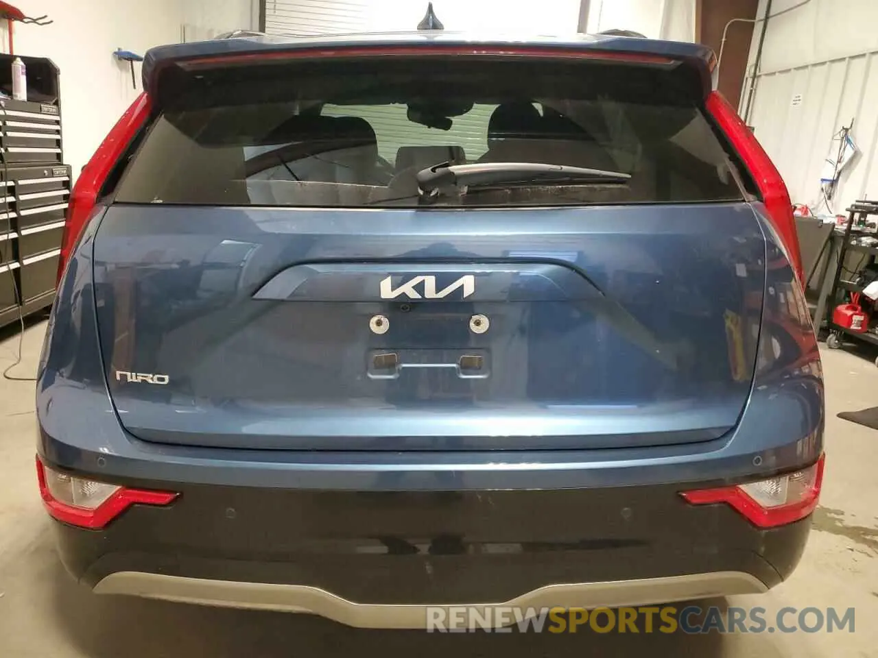 6 fotografías del automóvil dañado KNDCR3L18P5024861 KIA NIRO WIND 2023