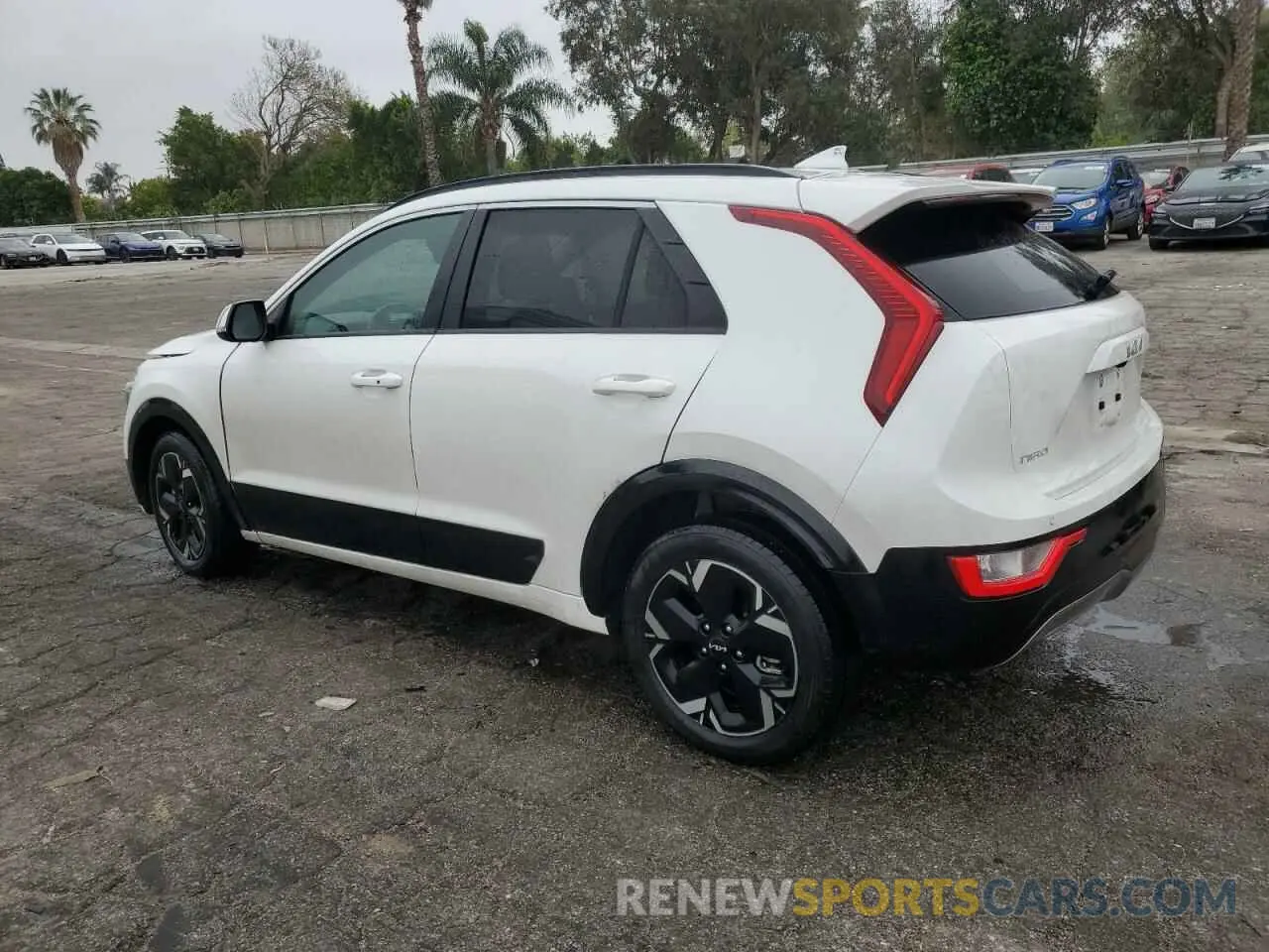 2 fotografías del automóvil dañado KNDCR3L18P5045497 KIA NIRO WIND 2023