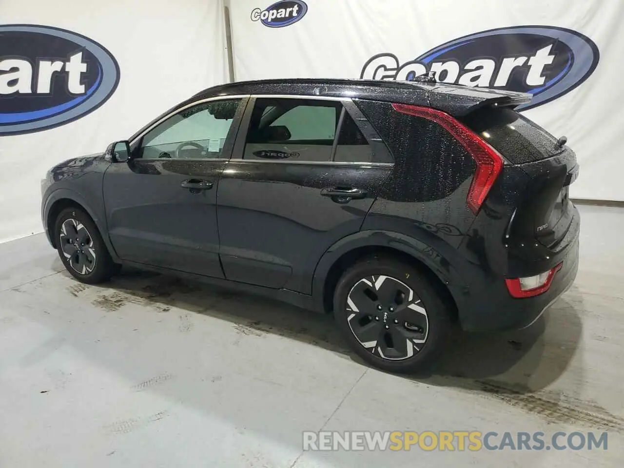 2 fotografías del automóvil dañado KNDCR3L1XP5022948 KIA NIRO WIND 2023