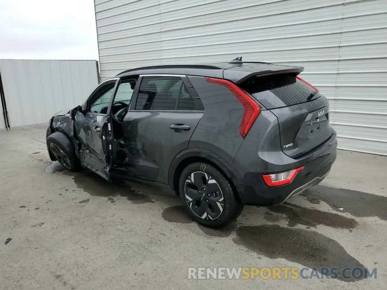 2 fotografías del automóvil dañado KNDCR3L1XP5033397 KIA NIRO WIND 2023
