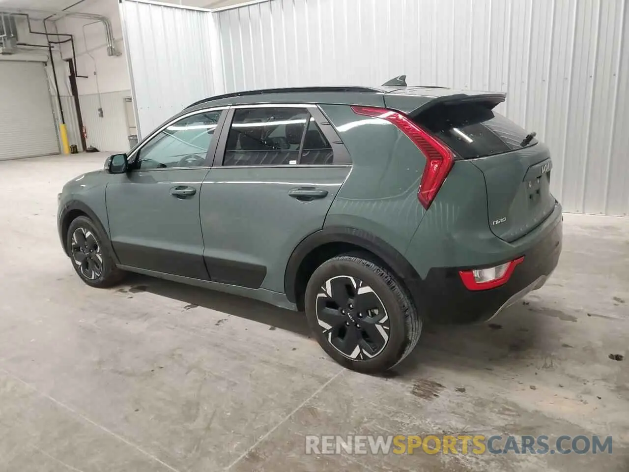 2 fotografías del automóvil dañado KNDCR3L1XP5072359 KIA NIRO WIND 2023