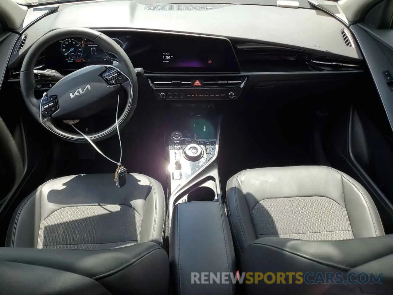 8 fotografías del automóvil dañado KNDCR3L10R5110698 KIA NIRO WIND 2024