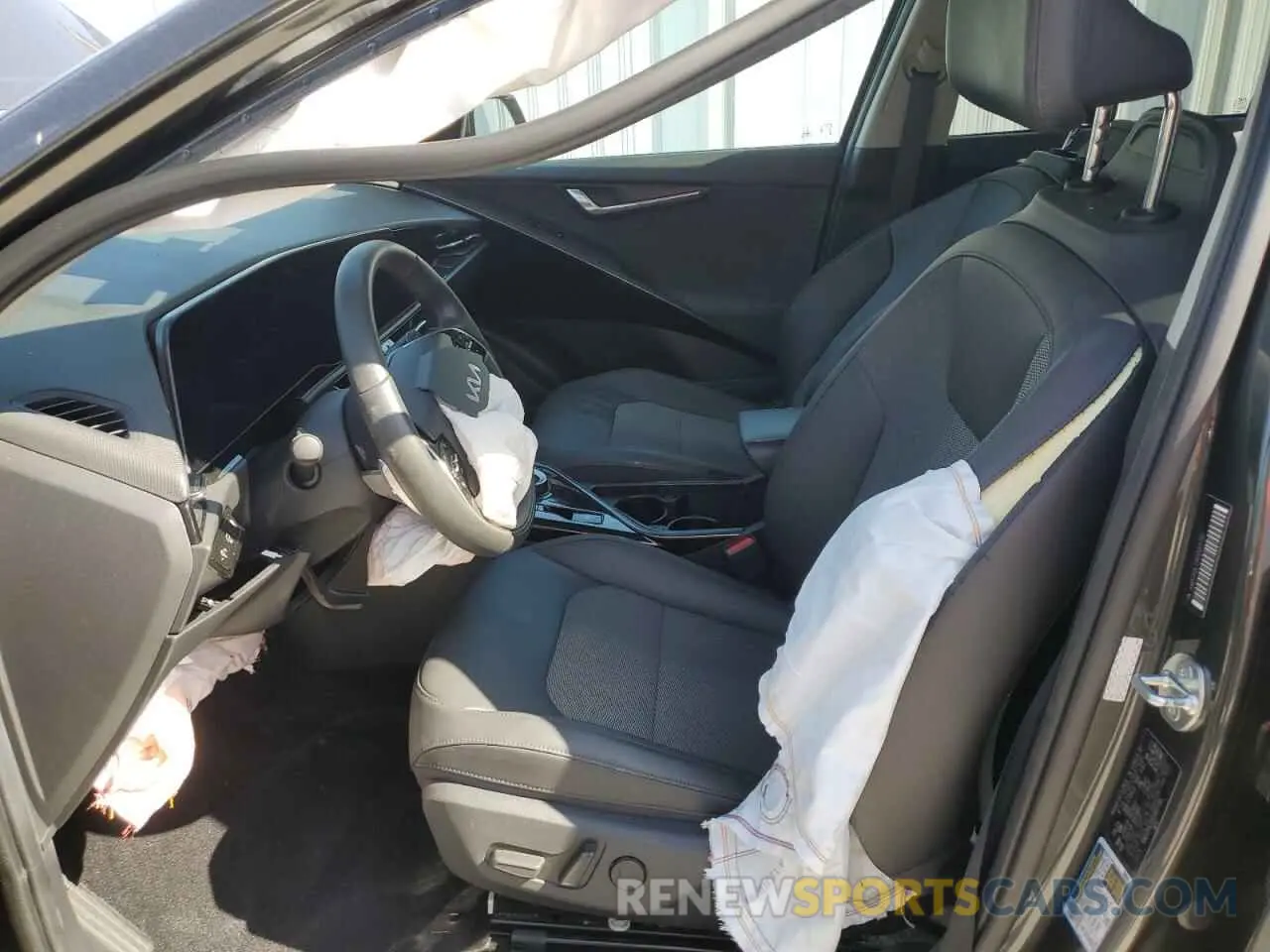 7 fotografías del automóvil dañado KNDCR3L11R5087710 KIA NIRO WIND 2024
