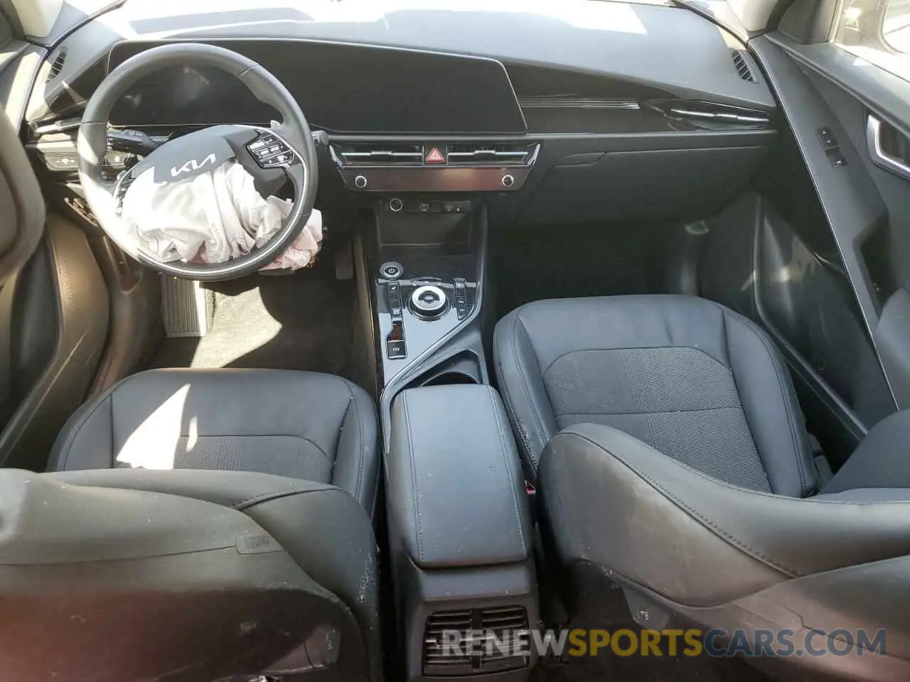 8 fotografías del automóvil dañado KNDCR3L11R5087710 KIA NIRO WIND 2024