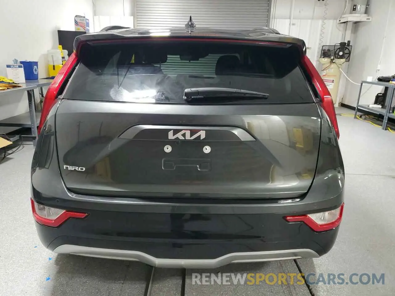 6 fotografías del automóvil dañado KNDCR3L11R5103243 KIA NIRO WIND 2024