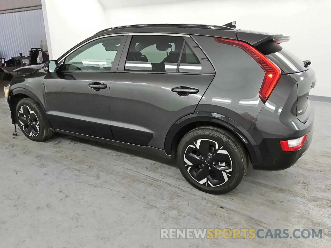 2 fotografías del automóvil dañado KNDCR3L11R5108734 KIA NIRO WIND 2024