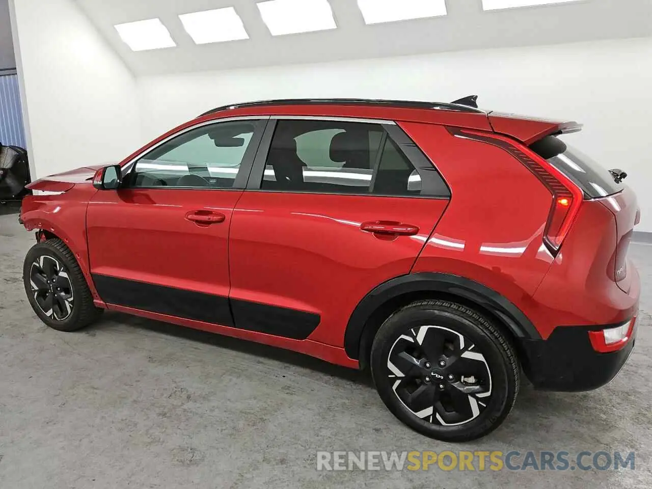 2 fotografías del automóvil dañado KNDCR3L11R5110628 KIA NIRO WIND 2024