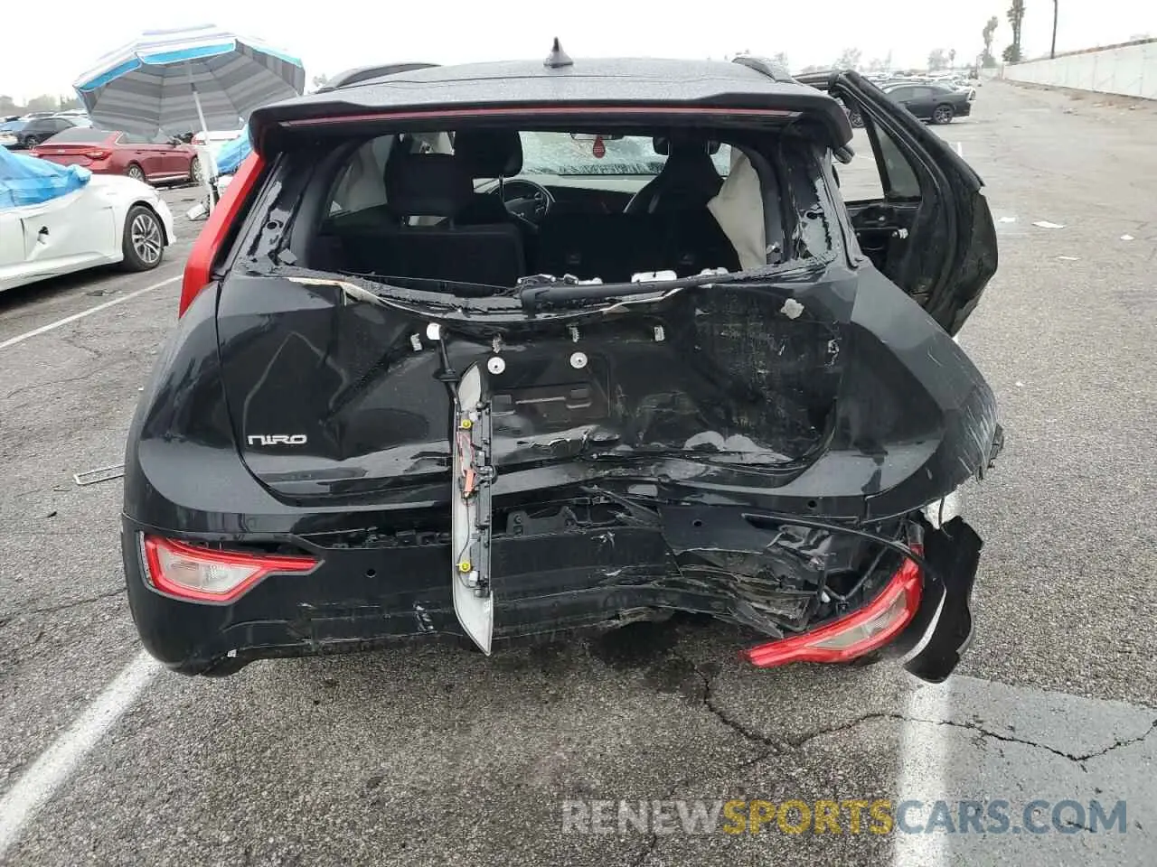 6 fotografías del automóvil dañado KNDCR3L11R5113612 KIA NIRO WIND 2024