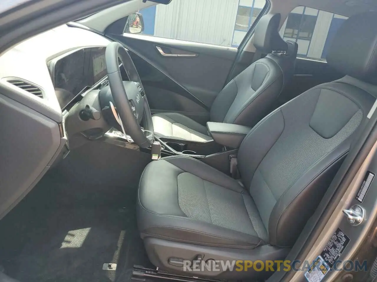 7 fotografías del automóvil dañado KNDCR3L11R5121869 KIA NIRO WIND 2024