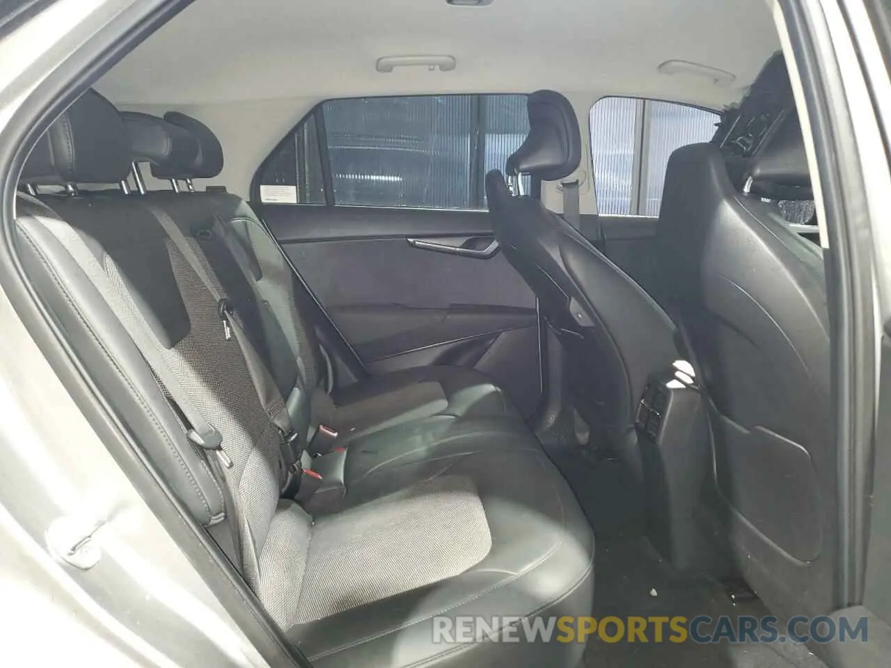 11 fotografías del automóvil dañado KNDCR3L13R5086736 KIA NIRO WIND 2024