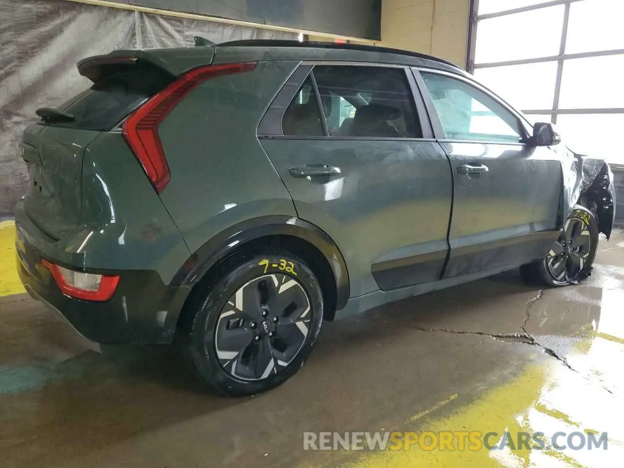 3 fotografías del automóvil dañado KNDCR3L13R5122215 KIA NIRO WIND 2024