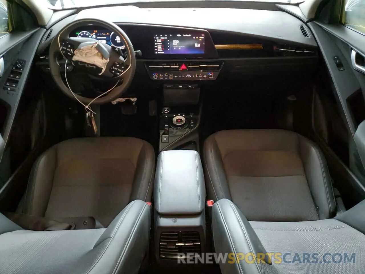8 fotografías del automóvil dañado KNDCR3L13R5122215 KIA NIRO WIND 2024