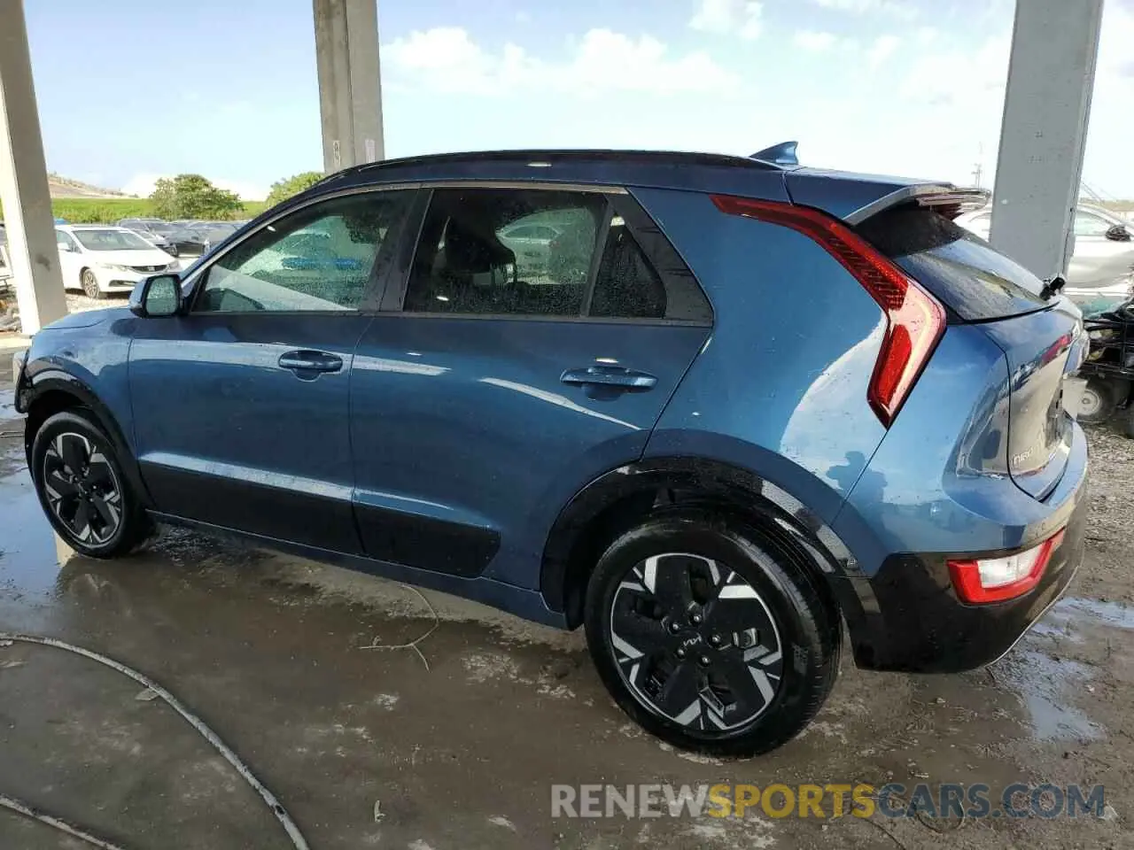 2 fotografías del automóvil dañado KNDCR3L14R5086454 KIA NIRO WIND 2024