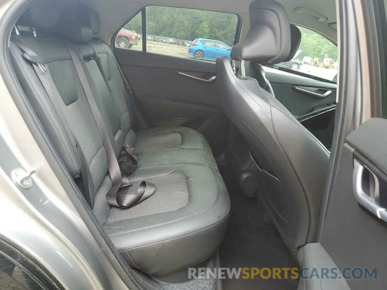 11 fotografías del automóvil dañado KNDCR3L15R5112589 KIA NIRO WIND 2024