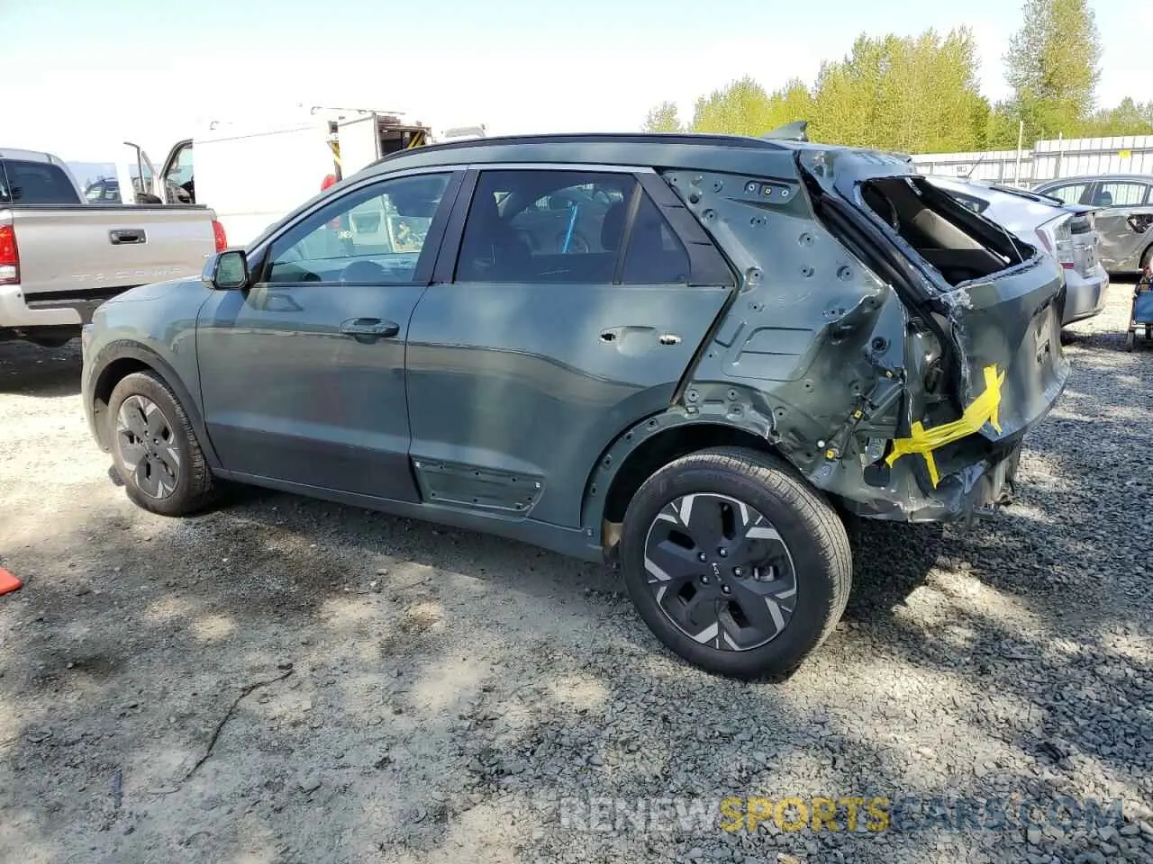 2 fotografías del automóvil dañado KNDCR3L15R5117954 KIA NIRO WIND 2024