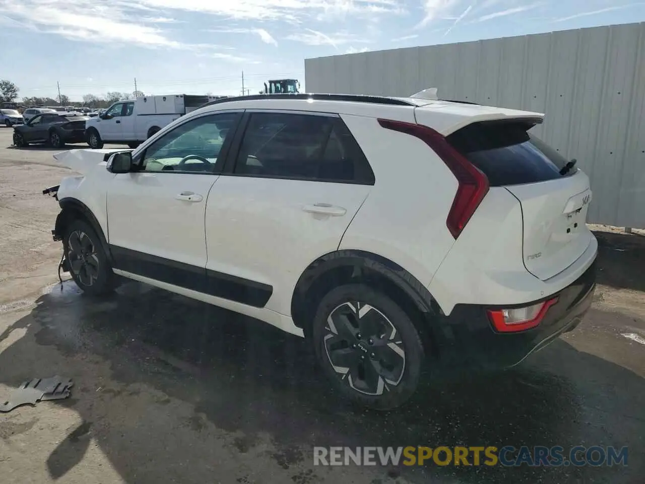 2 fotografías del automóvil dañado KNDCR3L17R5094676 KIA NIRO WIND 2024