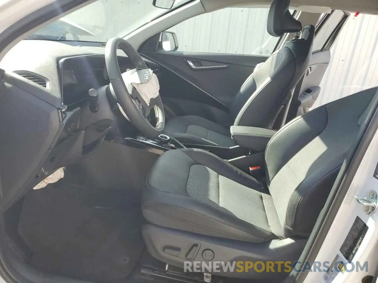 7 fotografías del automóvil dañado KNDCR3L17R5094676 KIA NIRO WIND 2024