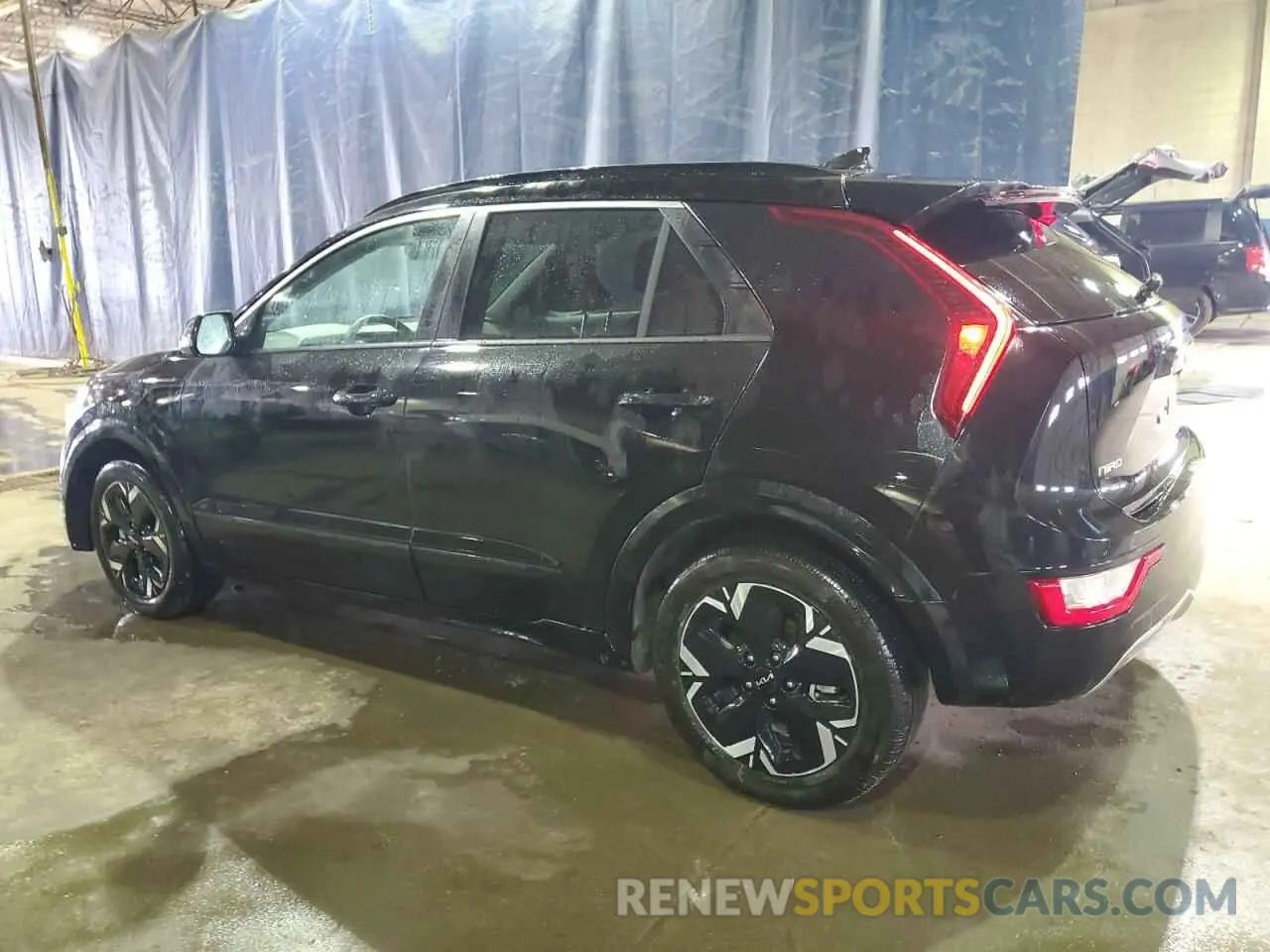 2 fotografías del automóvil dañado KNDCR3L18R5122243 KIA NIRO WIND 2024