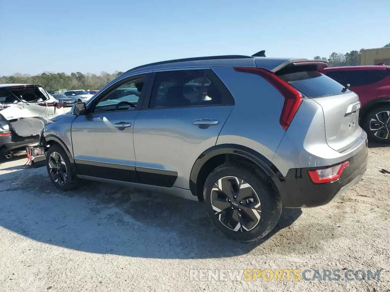 2 fotografías del automóvil dañado KNDCR3L19R5087213 KIA NIRO WIND 2024