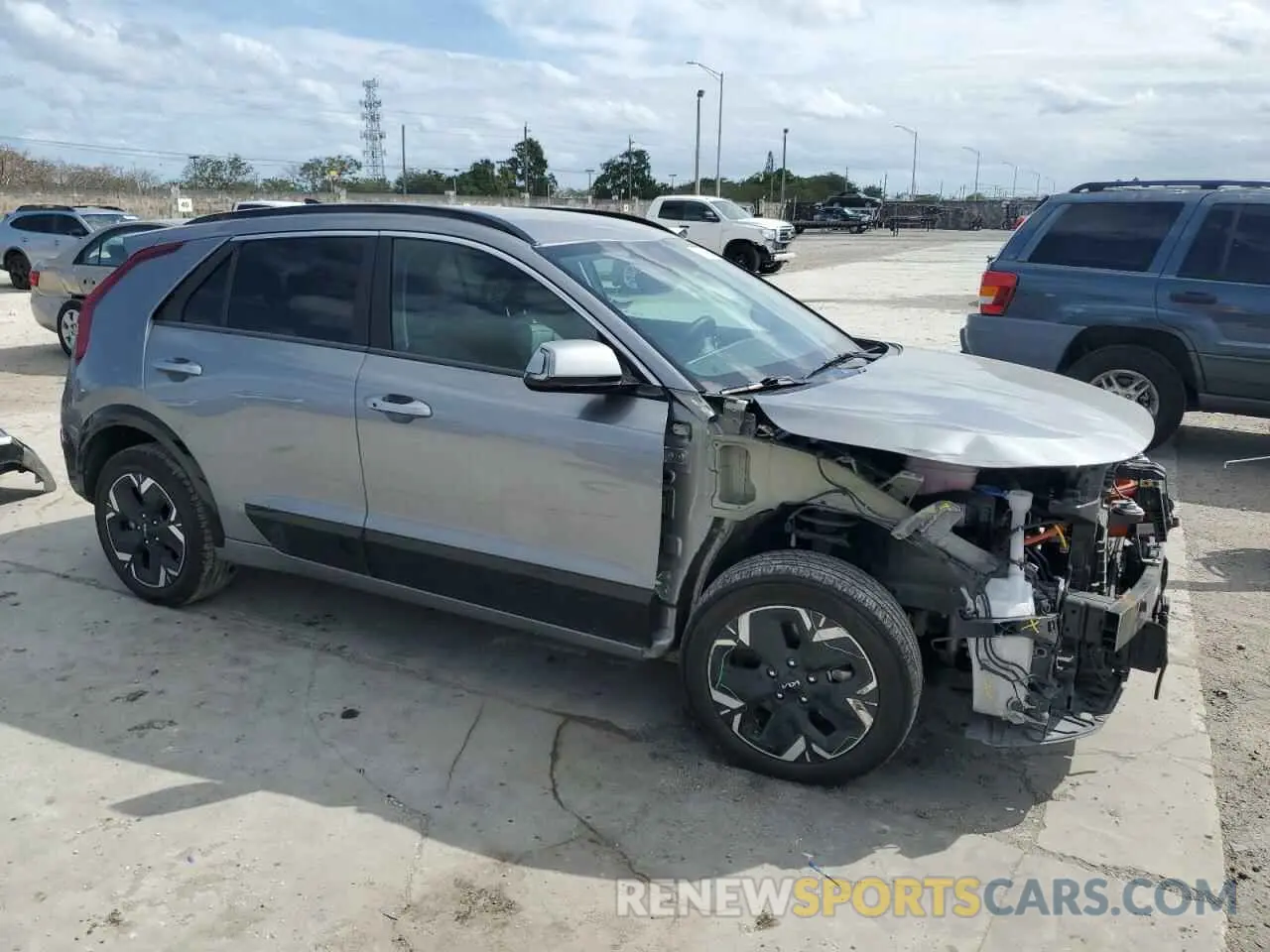 4 fotografías del automóvil dañado KNDCR3L19R5094548 KIA NIRO WIND 2024