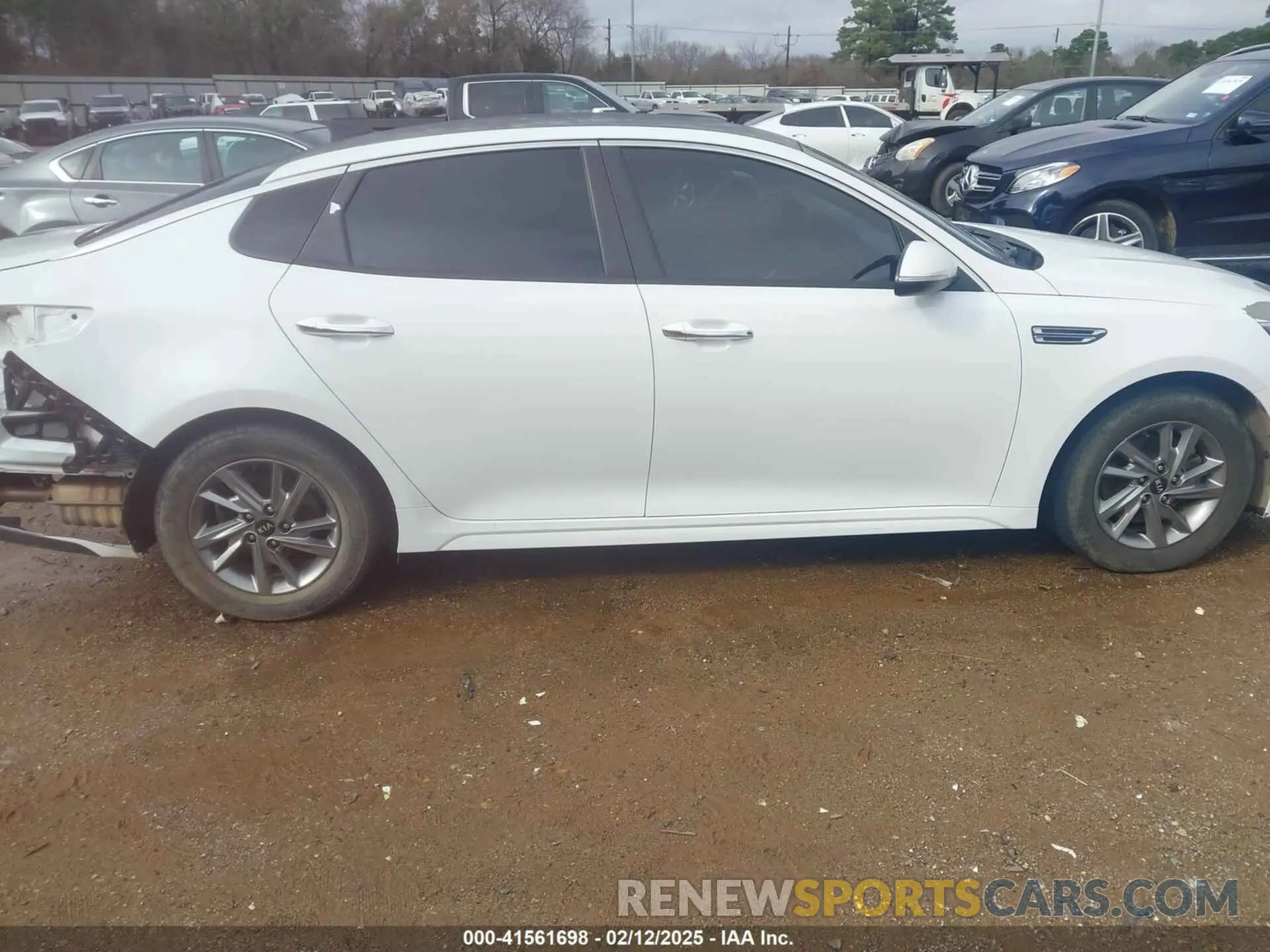 13 fotografías del automóvil dañado 5XXGT4L30KG308578 KIA OPTIMA 2019