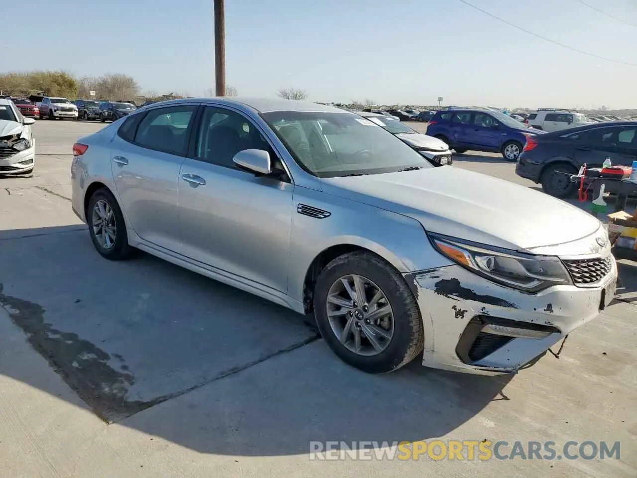 4 fotografías del automóvil dañado 5XXGT4L30KG310055 KIA OPTIMA 2019