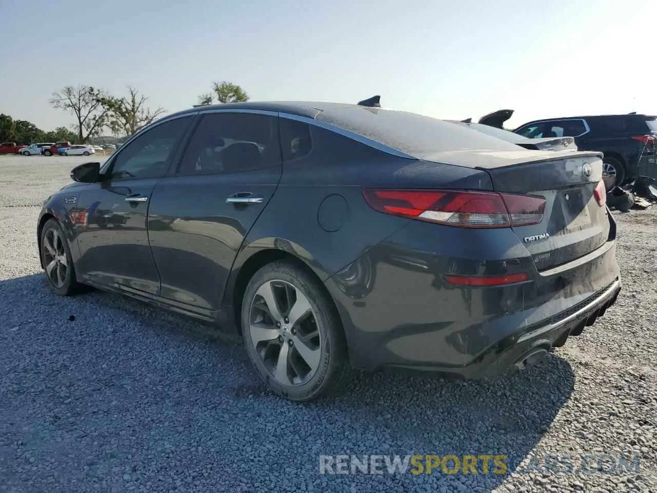 2 fotografías del automóvil dañado 5XXGT4L30KG314073 KIA OPTIMA 2019