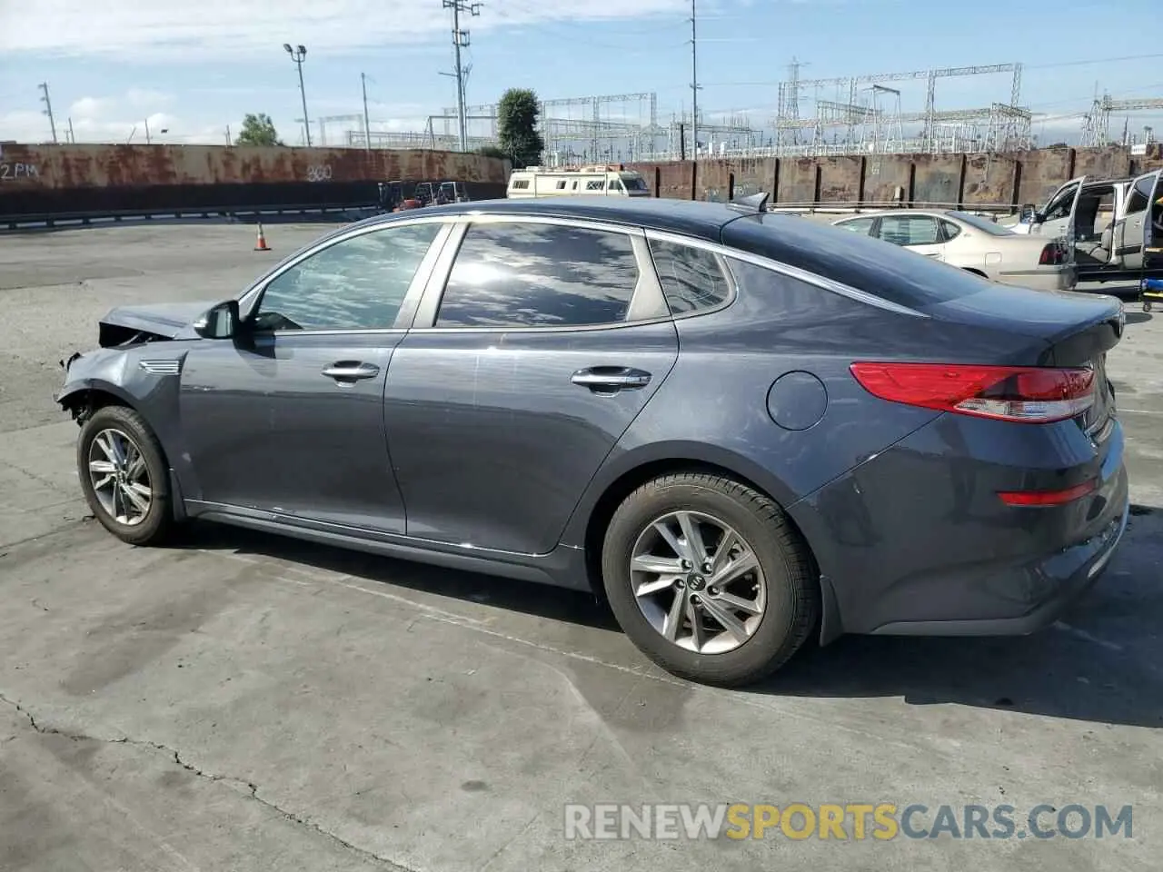 2 fotografías del automóvil dañado 5XXGT4L30KG318253 KIA OPTIMA 2019