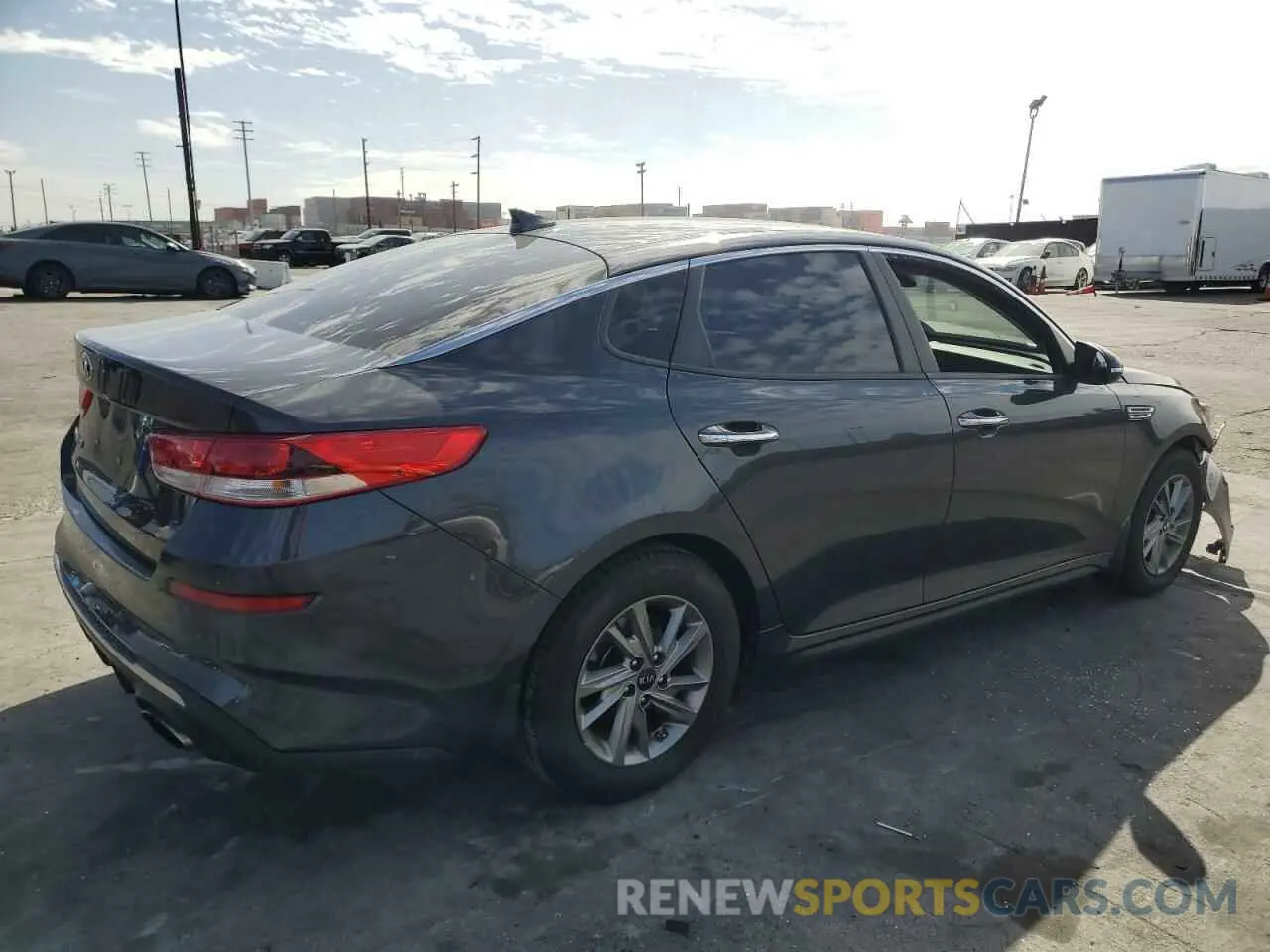 3 fotografías del automóvil dañado 5XXGT4L30KG318253 KIA OPTIMA 2019