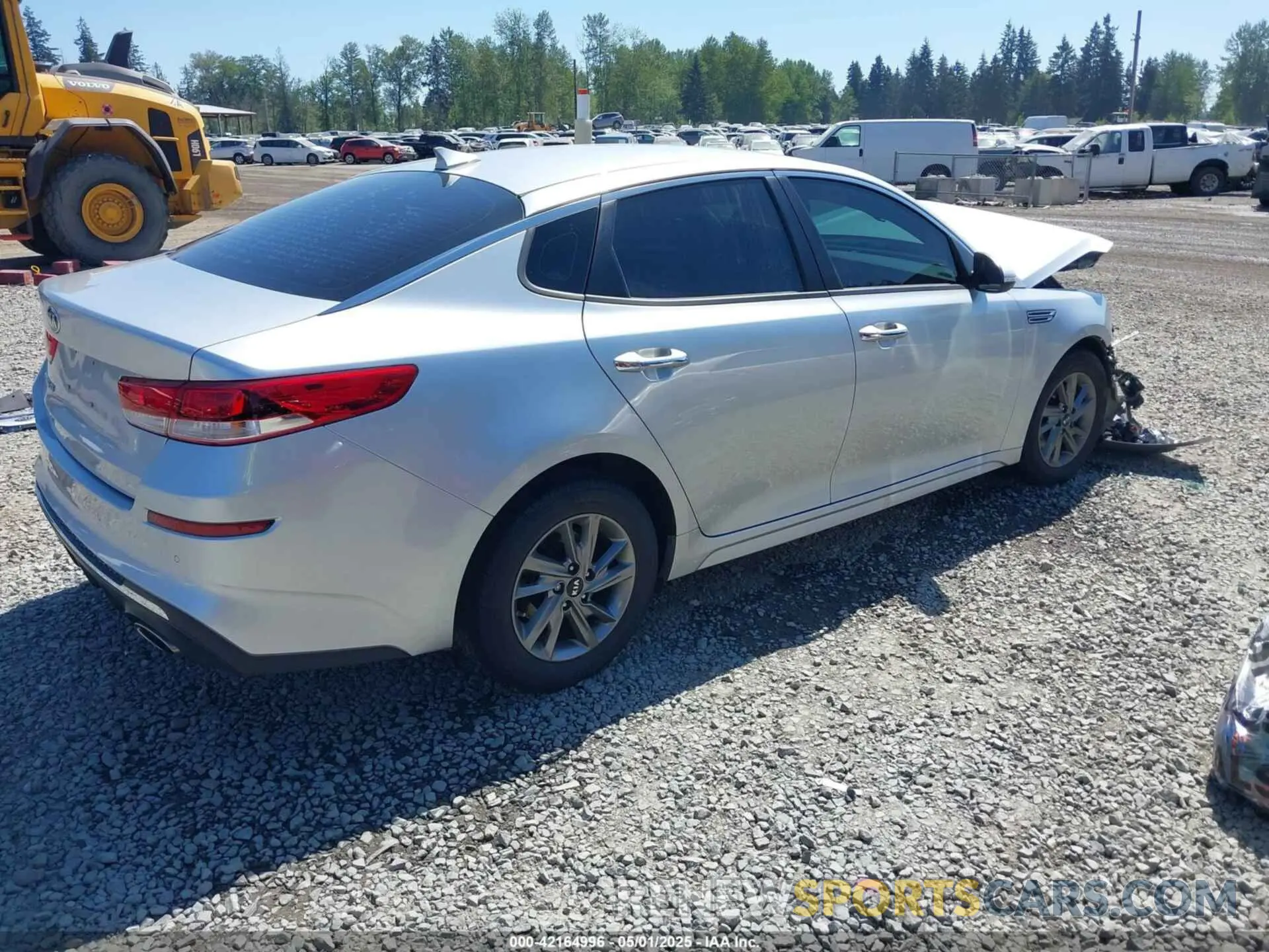 4 fotografías del automóvil dañado 5XXGT4L30KG327423 KIA OPTIMA 2019