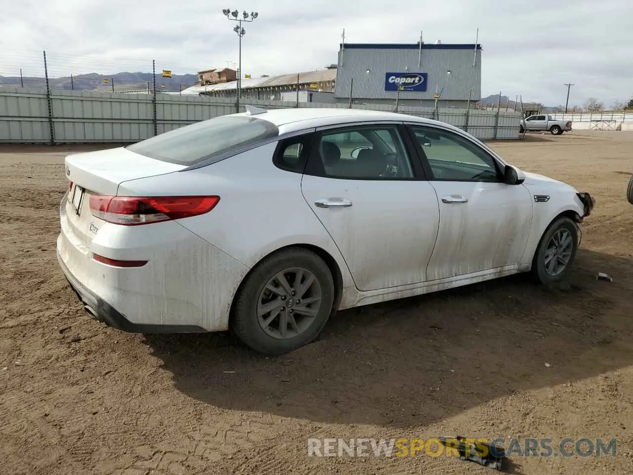 3 fotografías del automóvil dañado 5XXGT4L30KG338082 KIA OPTIMA 2019