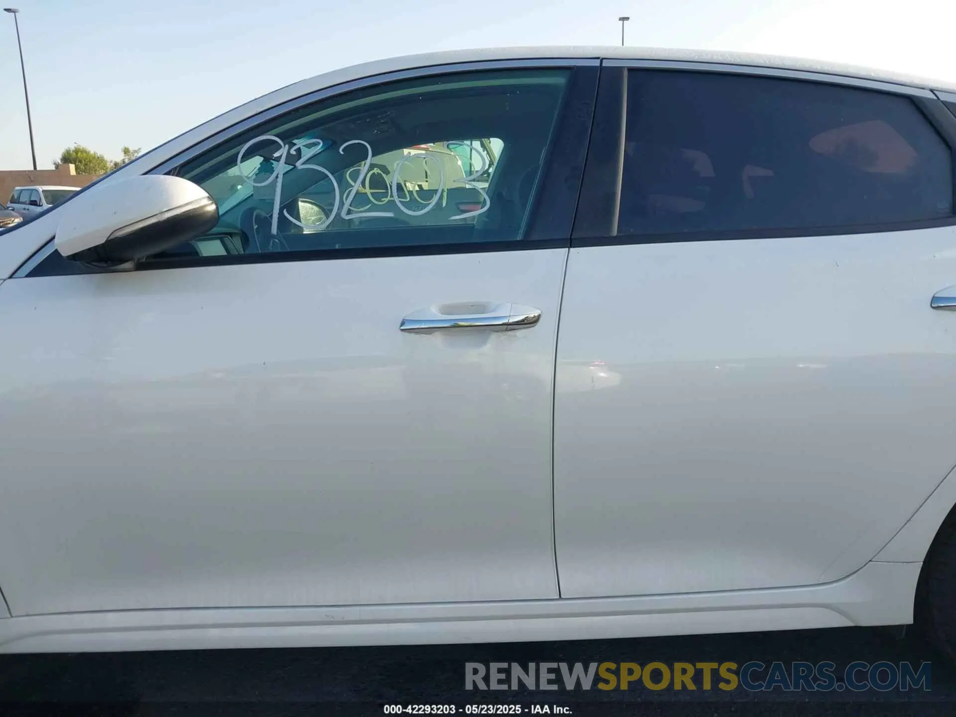 14 fotografías del automóvil dañado 5XXGT4L30KG340544 KIA OPTIMA 2019