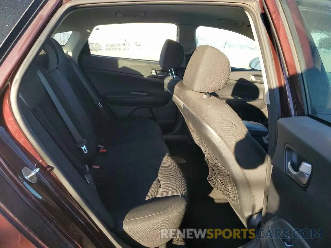 10 fotografías del automóvil dañado 5XXGT4L30KG375925 KIA OPTIMA 2019