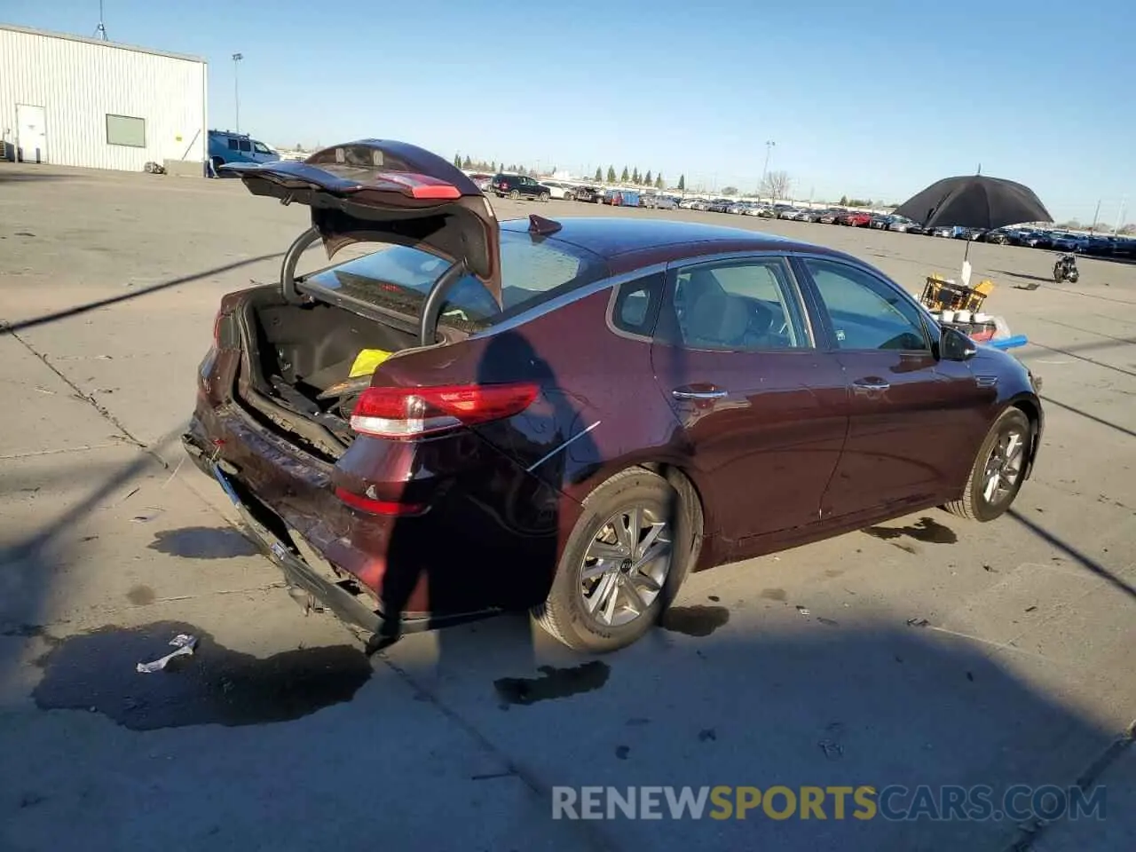 3 fotografías del automóvil dañado 5XXGT4L30KG375925 KIA OPTIMA 2019