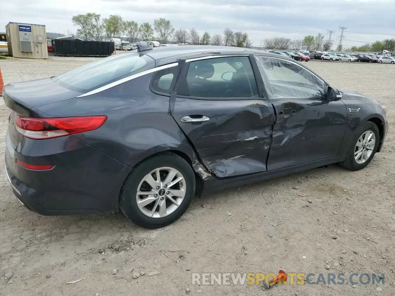 3 fotografías del automóvil dañado 5XXGT4L31KG277390 KIA OPTIMA 2019