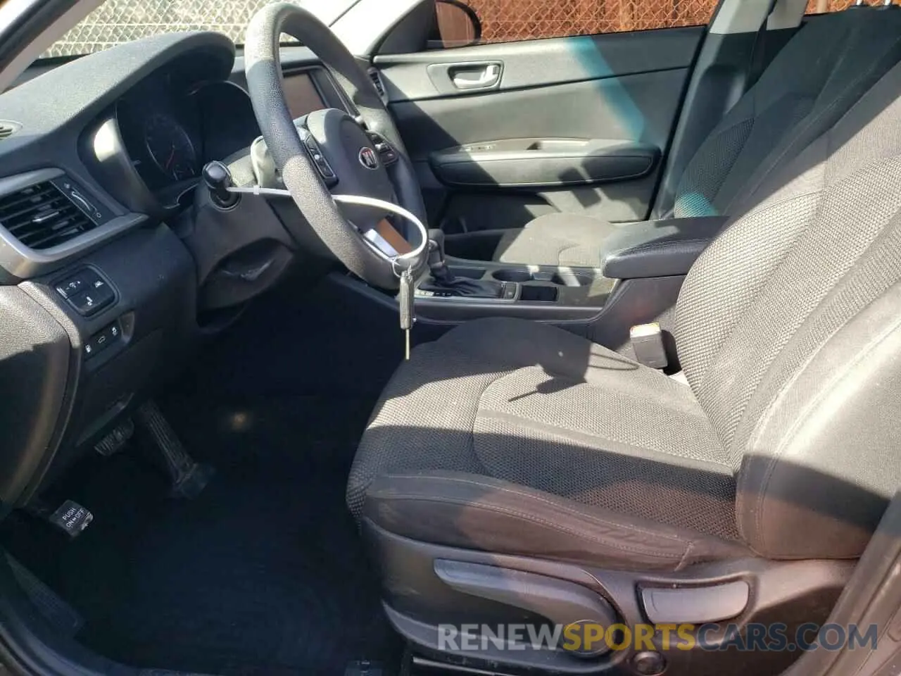 7 fotografías del automóvil dañado 5XXGT4L31KG279088 KIA OPTIMA 2019