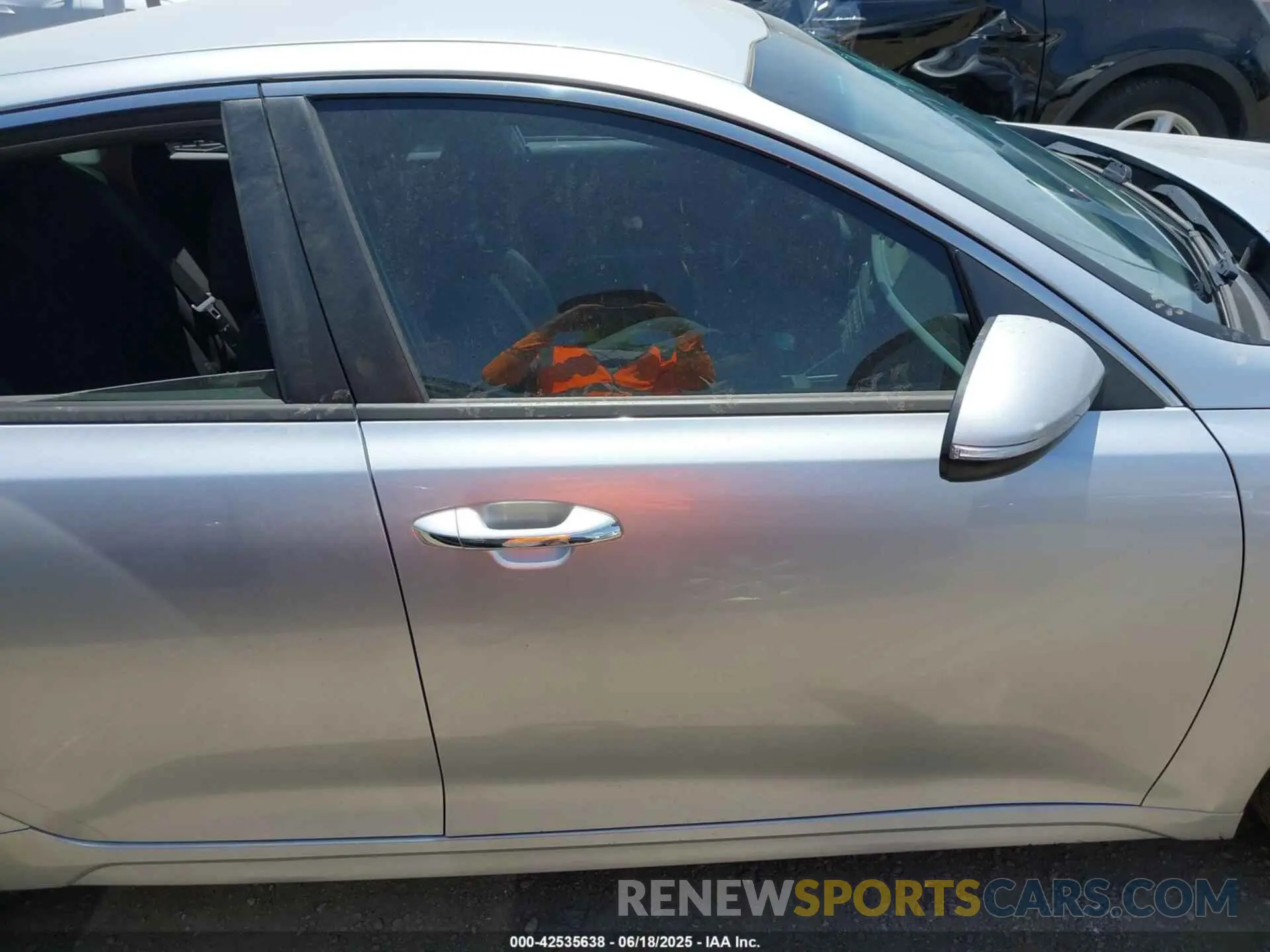 12 fotografías del automóvil dañado 5XXGT4L31KG294125 KIA OPTIMA 2019