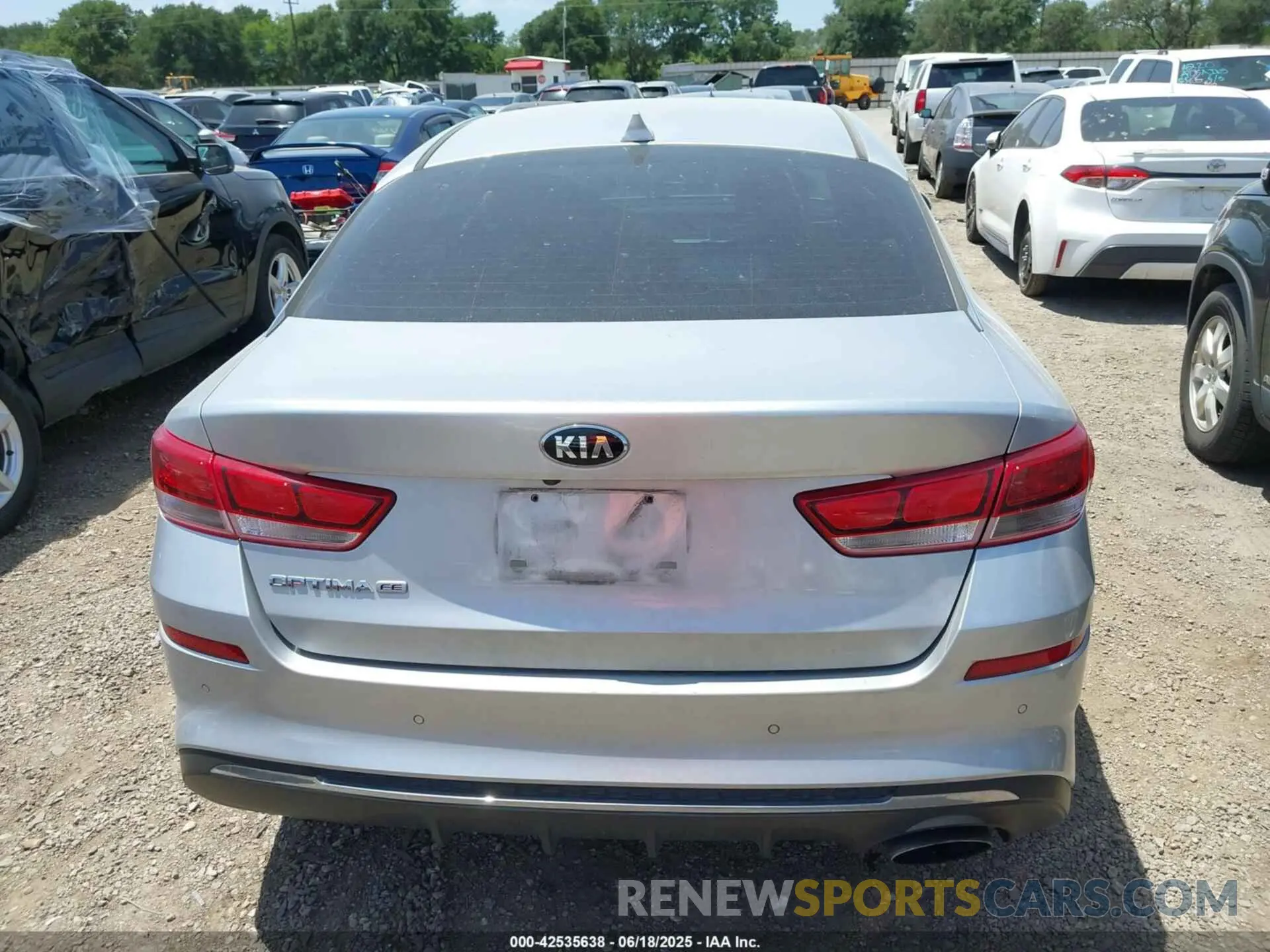 15 fotografías del automóvil dañado 5XXGT4L31KG294125 KIA OPTIMA 2019