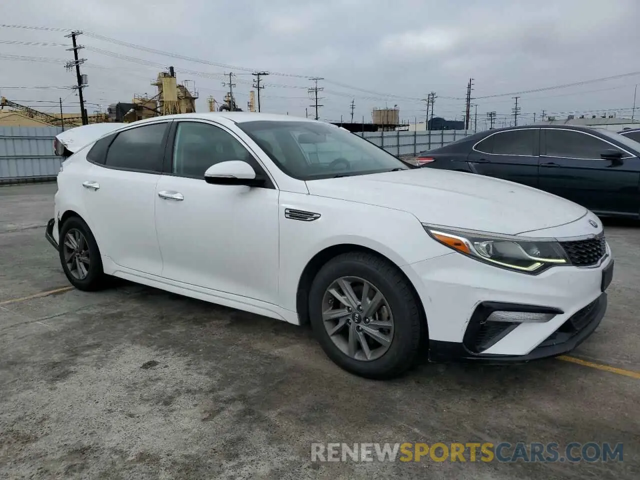 4 fotografías del automóvil dañado 5XXGT4L31KG306001 KIA OPTIMA 2019