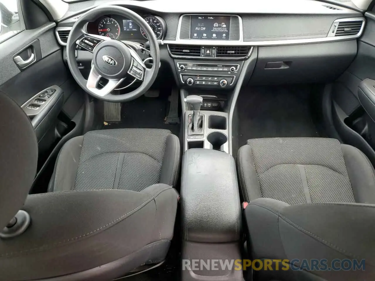 8 fotografías del automóvil dañado 5XXGT4L31KG306001 KIA OPTIMA 2019