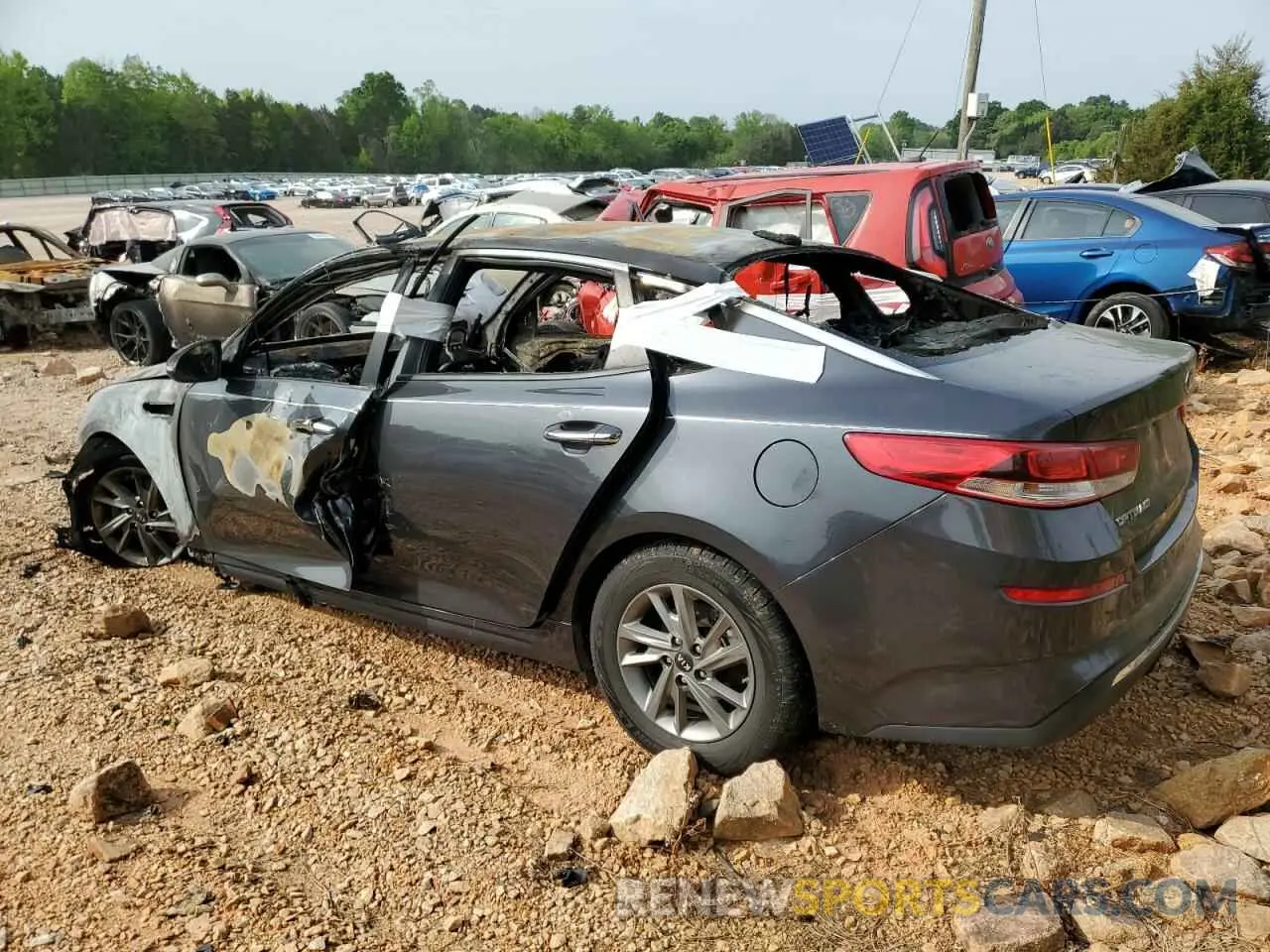 2 fotografías del automóvil dañado 5XXGT4L31KG319153 KIA OPTIMA 2019